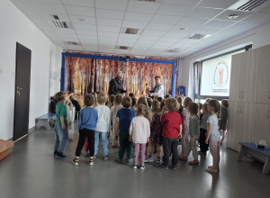 „Marchewkowy flet” - teatrzyk” Puch, puch.”