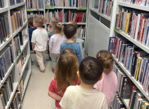 Tygryski w bibliotece